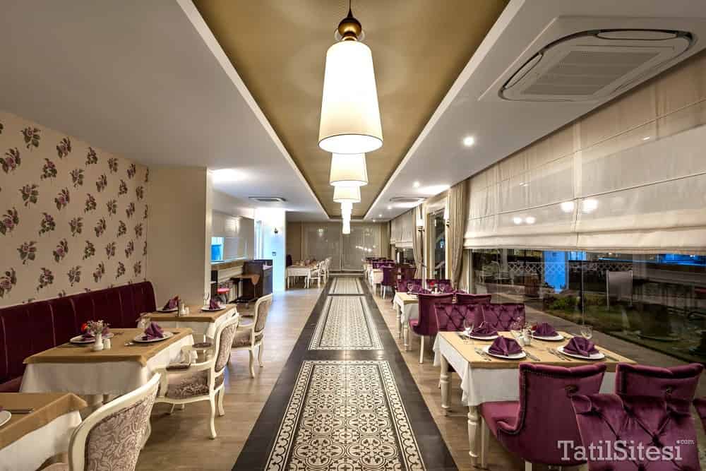 Karmir Hotel Resort & Spa